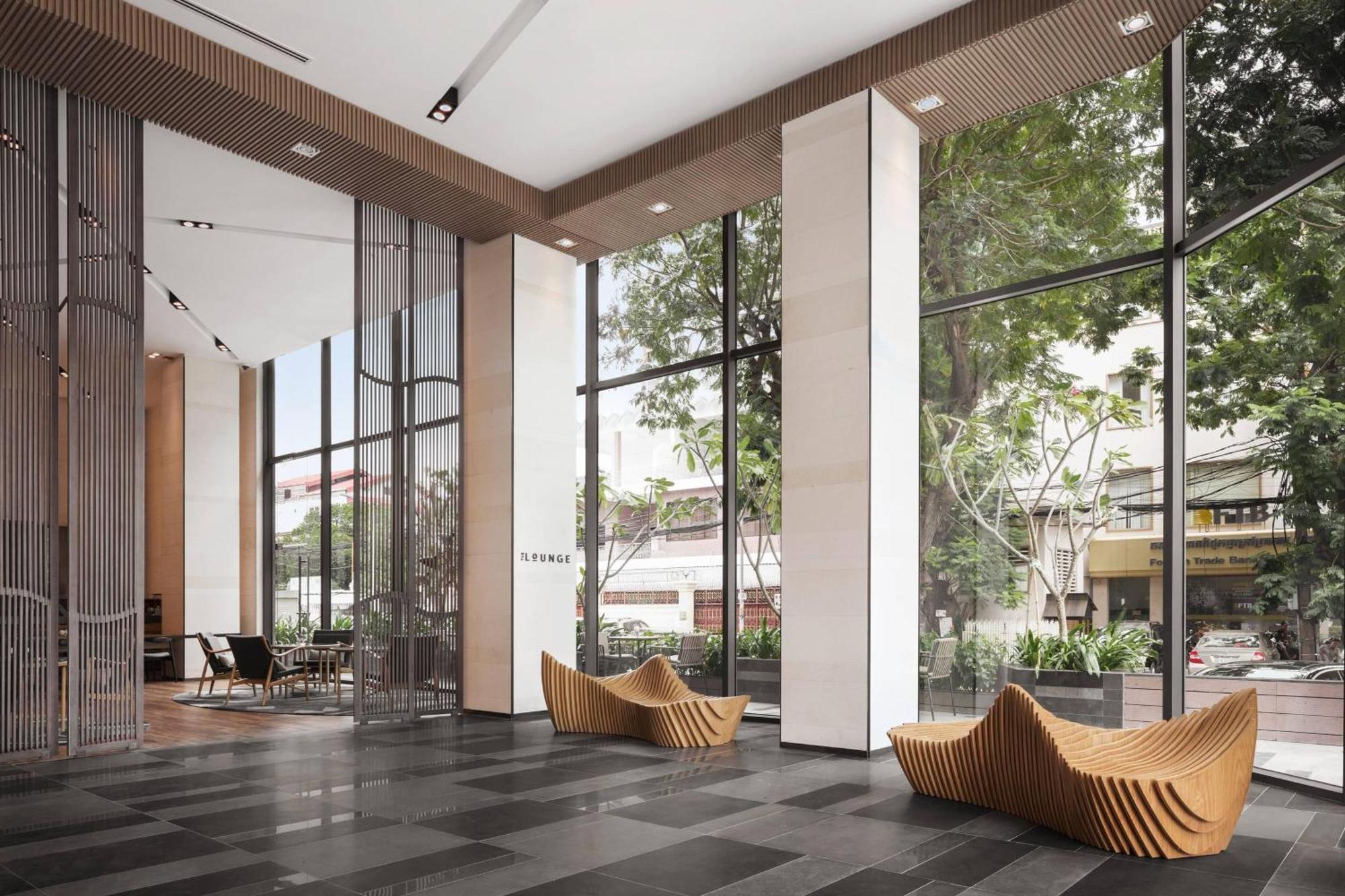 Hotel Courtyard By Marriott Phnom Penh Esterno foto