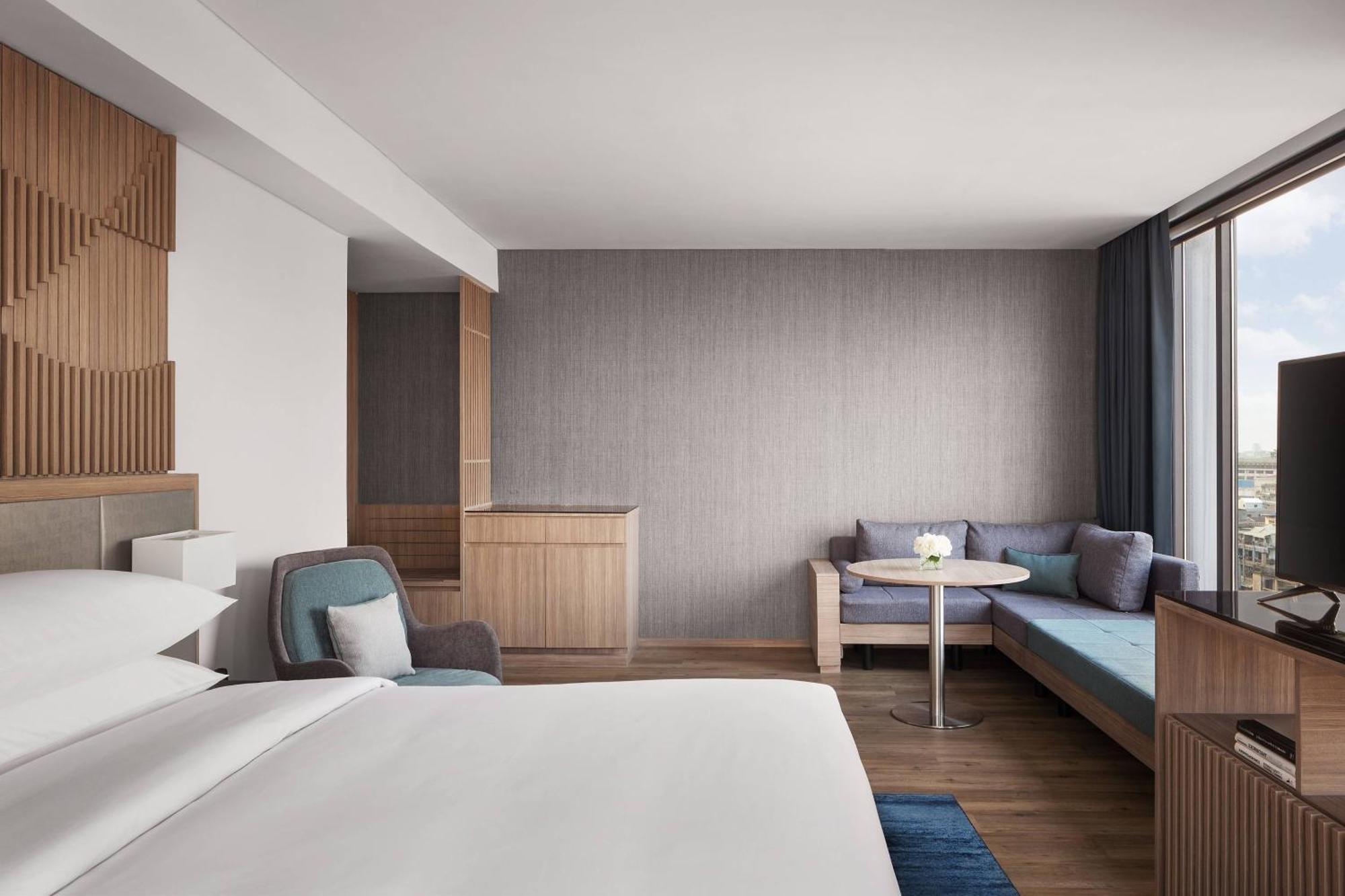 Hotel Courtyard By Marriott Phnom Penh Esterno foto