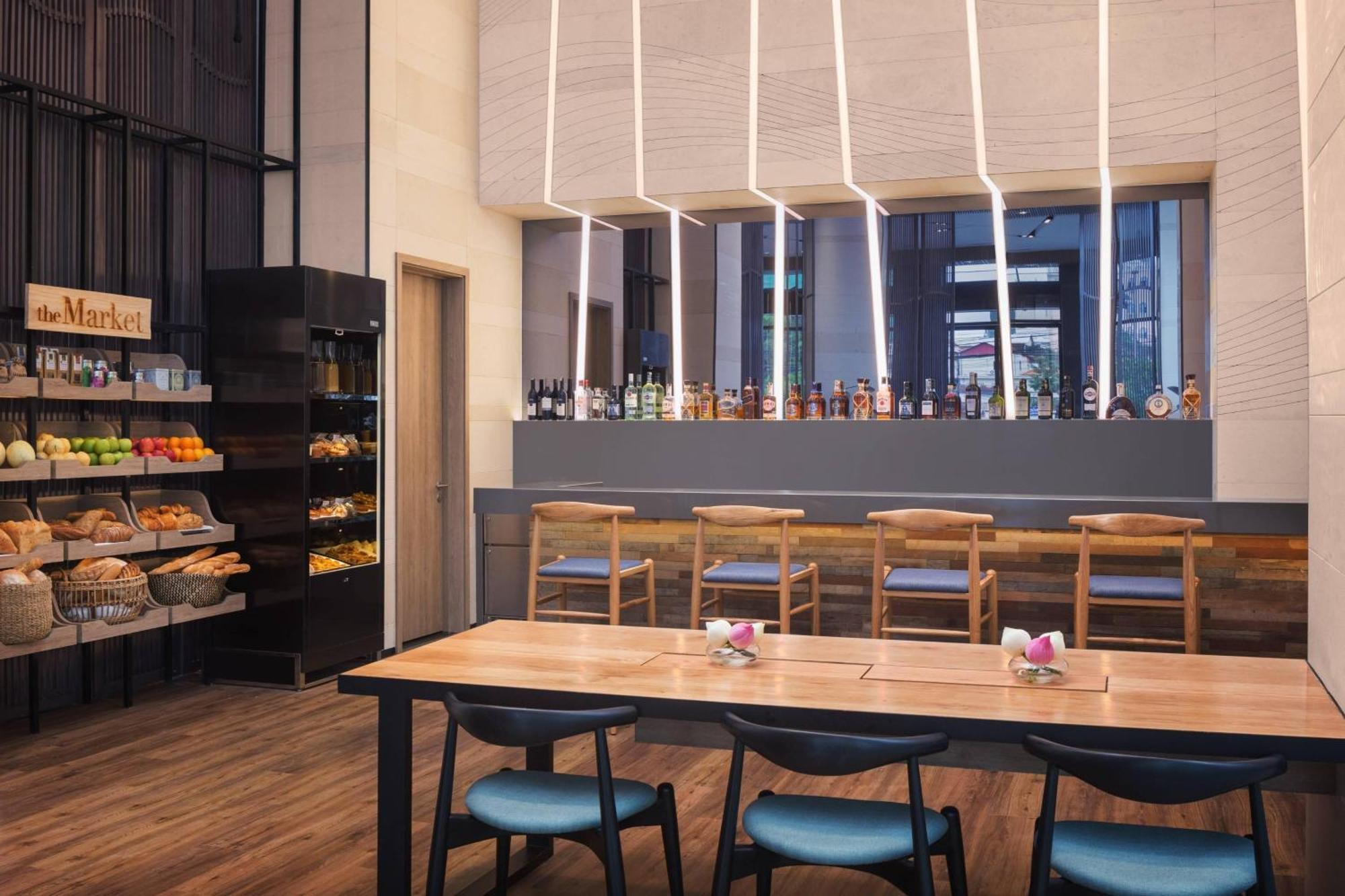 Hotel Courtyard By Marriott Phnom Penh Esterno foto