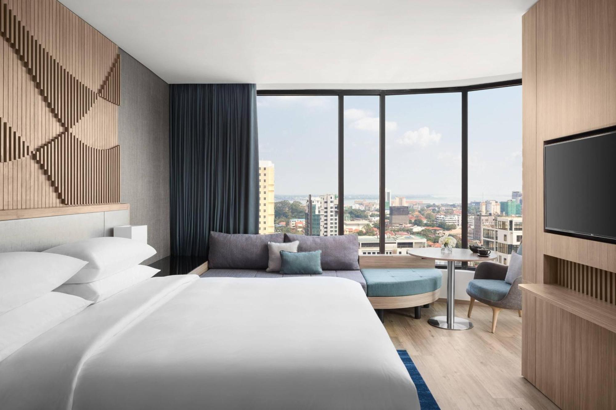 Hotel Courtyard By Marriott Phnom Penh Esterno foto