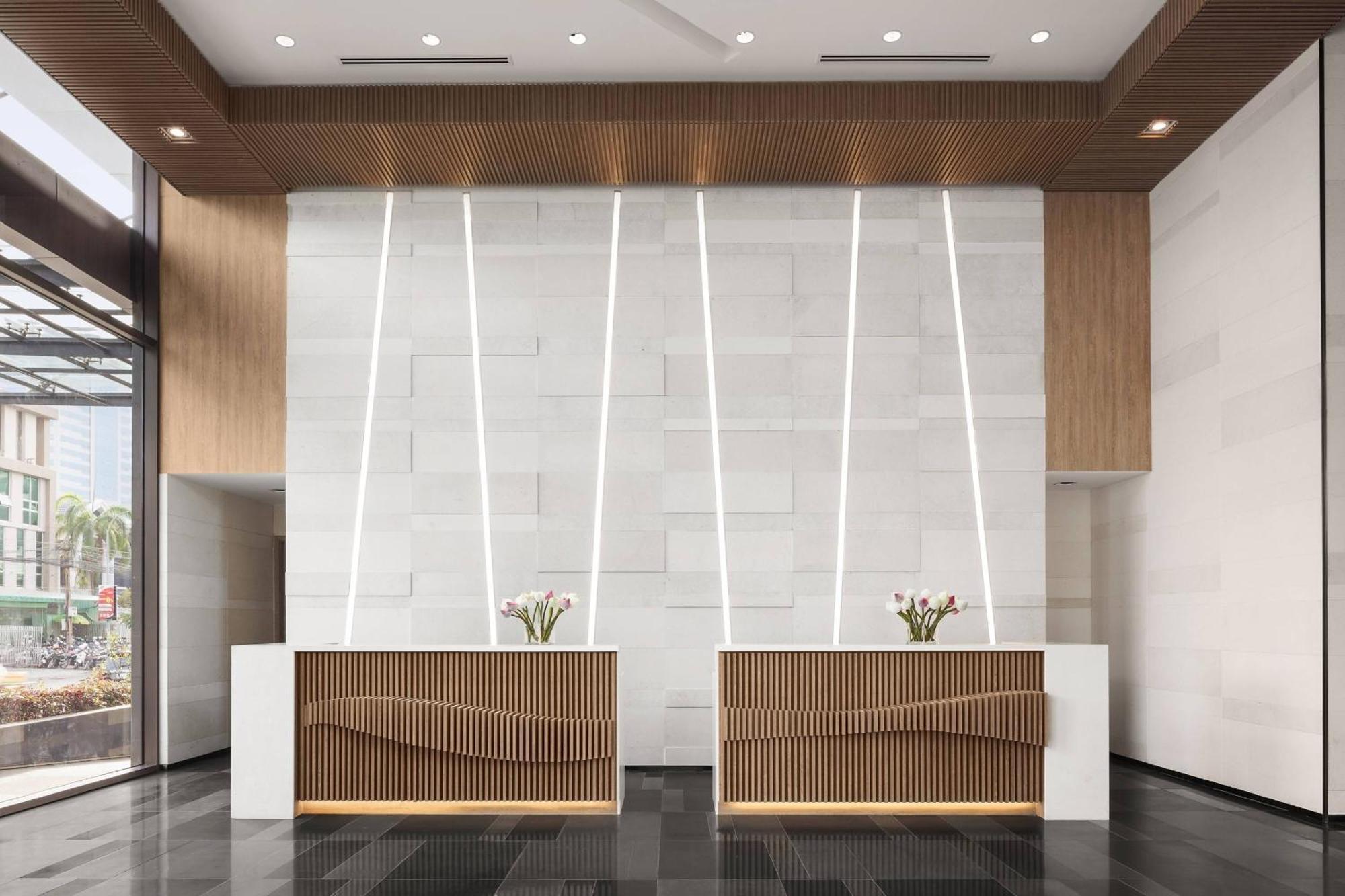 Hotel Courtyard By Marriott Phnom Penh Esterno foto