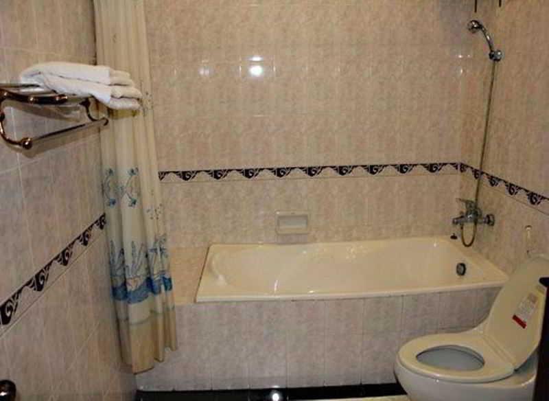 Hotel Courtyard By Marriott Phnom Penh Esterno foto